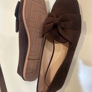 Chic Brown Women's Suede Loafers with Bow